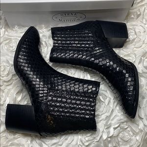 New Steve Madden Jain Black Snake Booties!